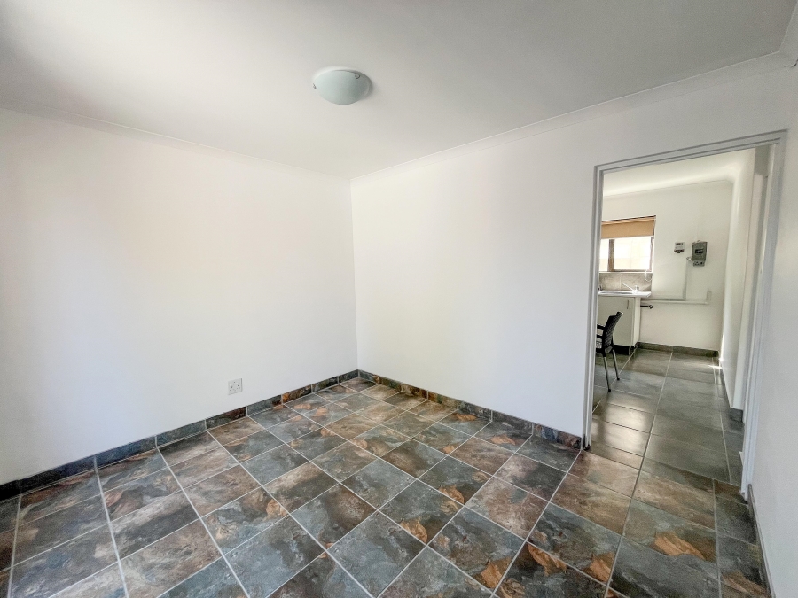 To Let 1 Bedroom Property for Rent in Pinelands Western Cape